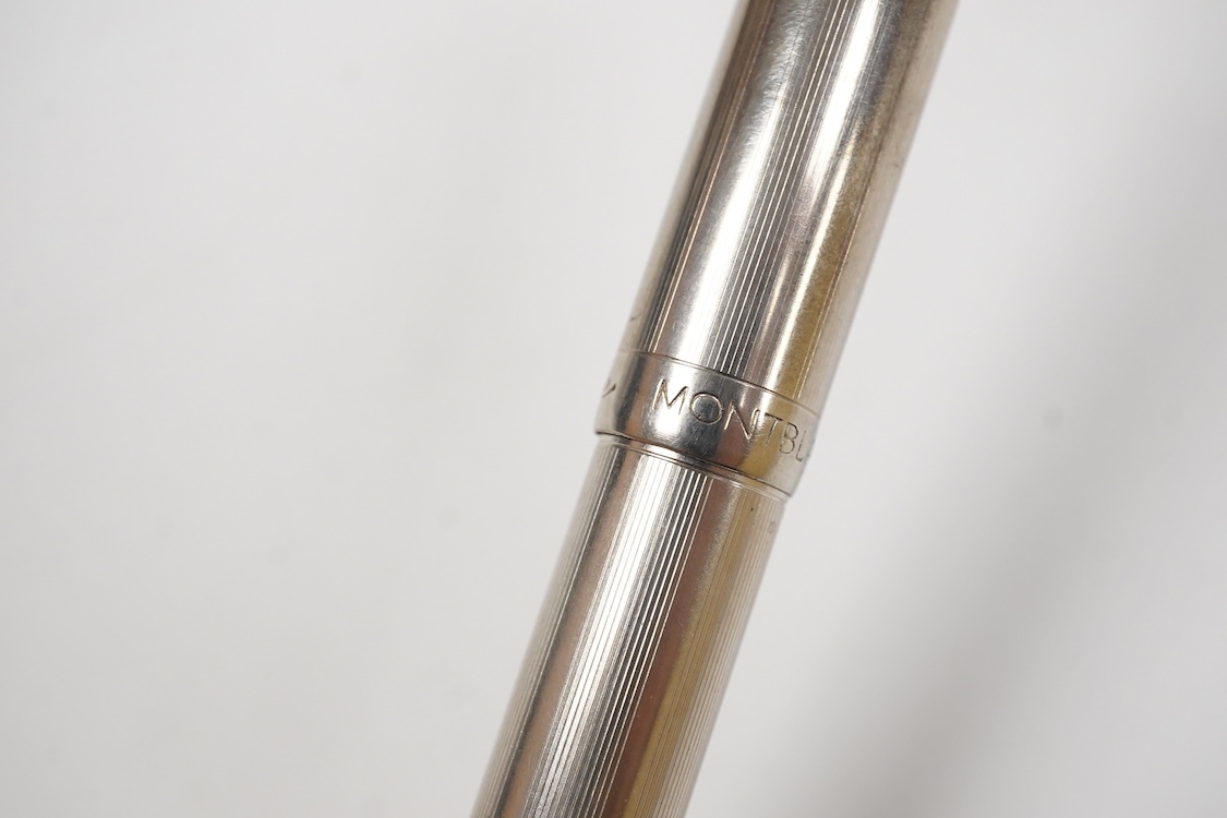 A Mont Blanc 742-N white metal fountain pen 14ct. winged Mont Blanc nib (no silver marks)